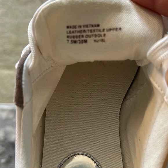 Women’s Michael Kors Size 7.5 - Picture 6 of 6